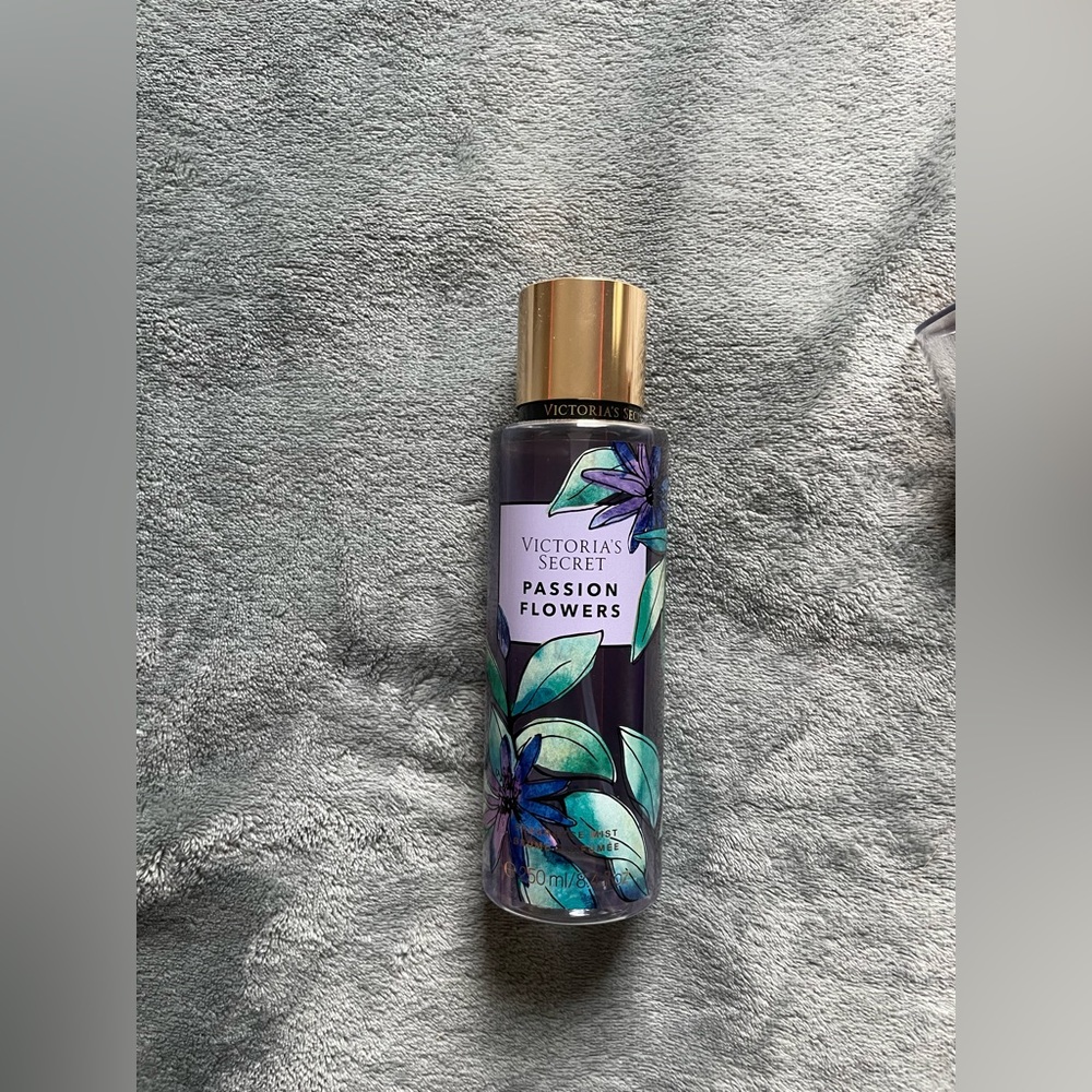 Victoria secret perfum*